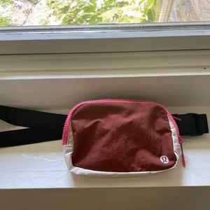 Lululemon Everywhere Belt Bag 1L